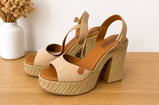 Sandalias POPA plataforma beige talla 40
