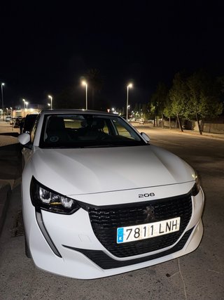 Peugeot 208 2021