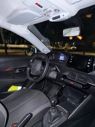 Peugeot 208 2021