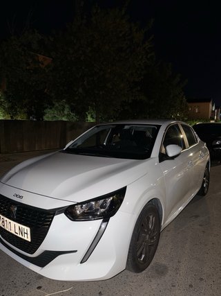 Peugeot 208 2021