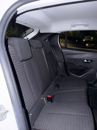 Peugeot 208 2021