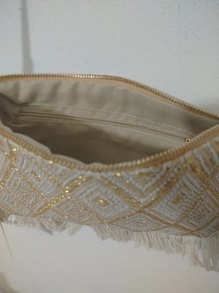 Borsa/pochette beige e oro con frange