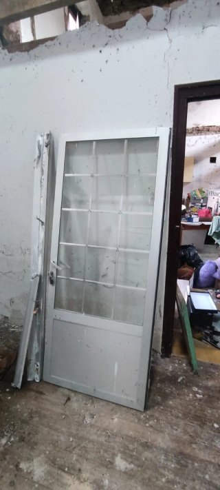 Puerta aluminio cristal doble + marcos y llaves