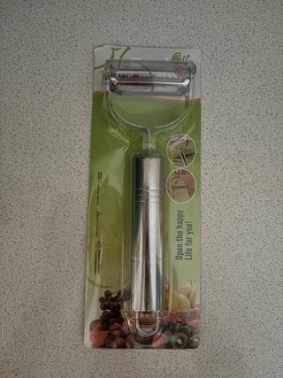 Pelador de cocina nuevo