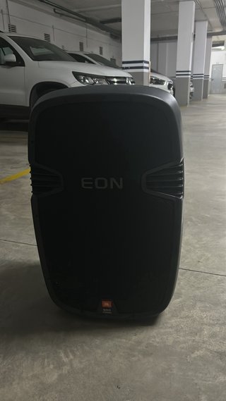 Altavoces autoamplificados JBL EON 500