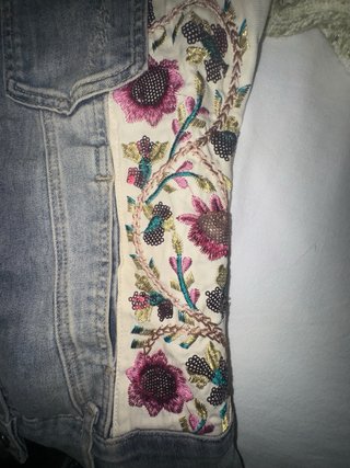 Chaqueta Desigual bordada flores