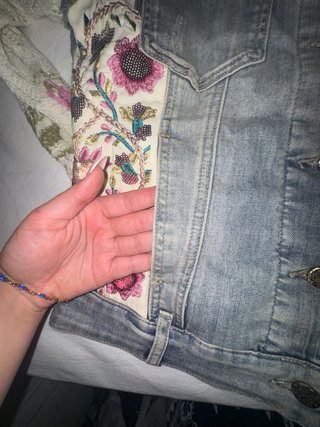 Chaqueta Desigual bordada flores