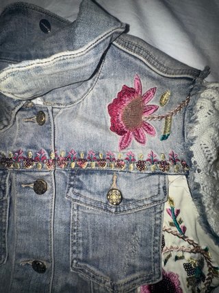 Chaqueta Desigual bordada flores