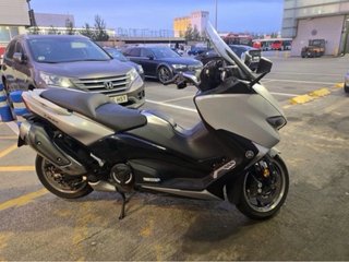 Yamaha TMAX 530 DX Maxi Scooter