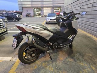 Yamaha TMAX 530 DX Maxi Scooter