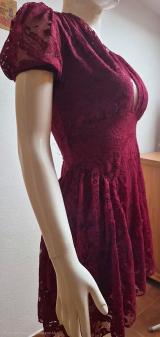 Minivestido encaje burdeos Firerie escote V