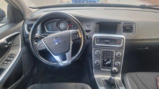 Volvo V60 2015 Tiene avería consume refrigerante