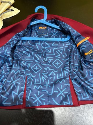 Traje de niño granate
