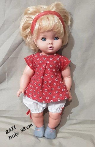 Muñeca antigua Rati