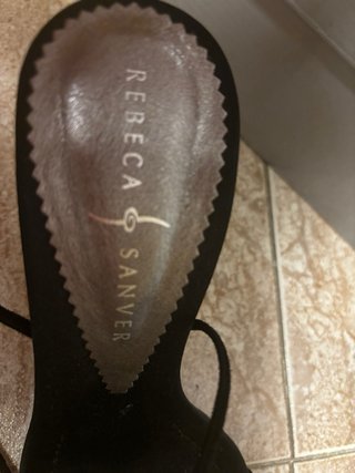 Sandalias REBECA SANVER negras atadas al tobillo