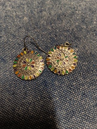 Pendientes coloridos