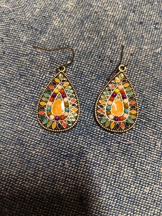 Pendientes coloridos