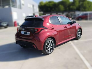 TOYOTA yaris