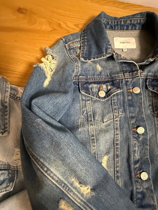 São 2 Casacos de ganga Zara M e Piaza Italia XS