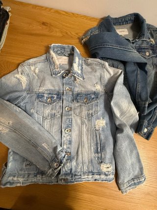 São 2 Casacos de ganga Zara M e Piaza Italia XS