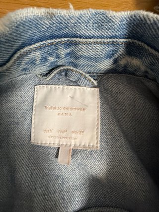 São 2 Casacos de ganga Zara M e Piaza Italia XS