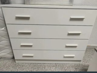 Armarios y cómodas de madera