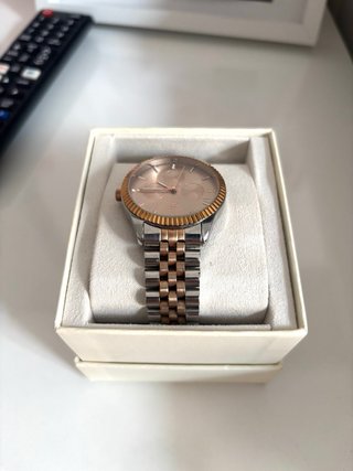 Reloj Mujer Oro y Plata