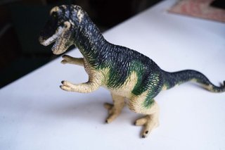 Tiranosaurio Rex de goma maciza