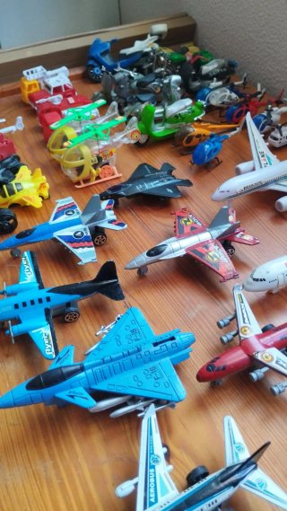 Lote Juguetes: Aviones y Vehículos