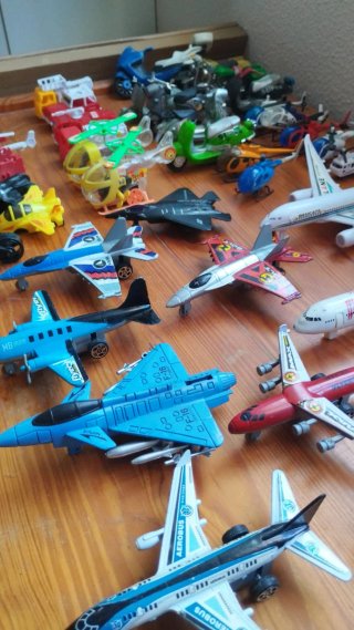 Lote Juguetes: Aviones y Vehículos