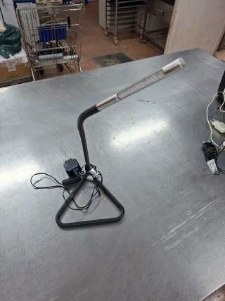 Lámpara de escritorio IKEA flexible