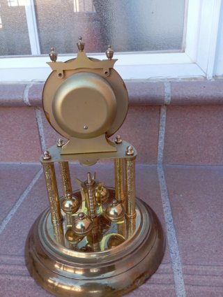 Reloj de sobremesa dorado