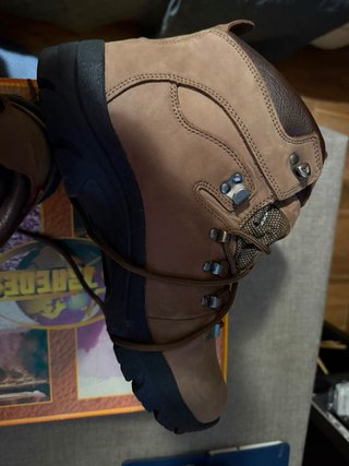 Botas de Montaña Paredes Marrones