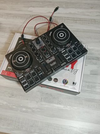 Controlador DJ Hercules Impulse 200