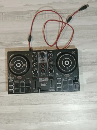 Controlador DJ Hercules Impulse 200
