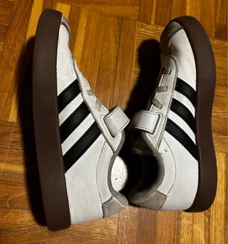 Zapatillas Adidas y Calvin Klein Blancas