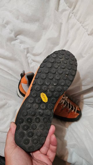 Zapatillas Trango Naranja y Gris