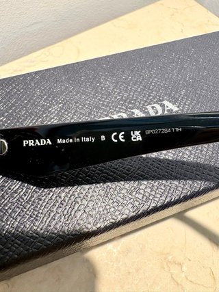 Gafas de sol Prada negras