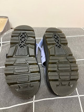 Sandalias Dr. Martens lila azulado n36