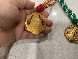 Lote 2 medallas Virgen del Rocío doradas
