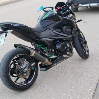 Kawasaki Z800 e Negra
