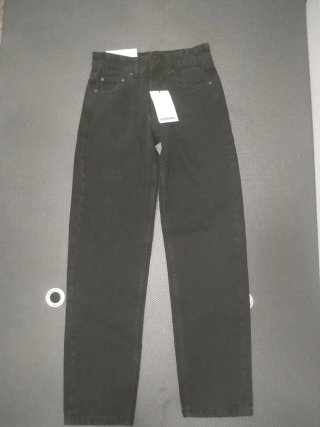 Pantalón vaquero Bershka negro recto