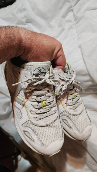 Zapatillas Munich grises y blancas