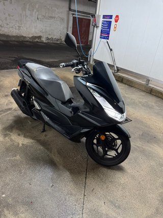 Honda PCX 125 2021 Negra/