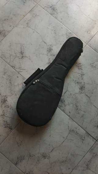 Ukelele Custom con funda acolchada