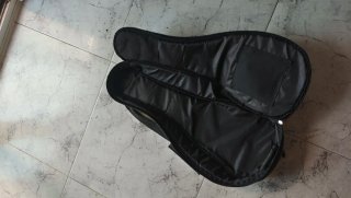 Ukelele Custom con funda acolchada