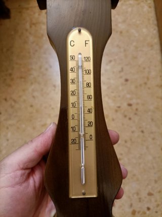 Termómetro y Barómetro de Madera Oscura