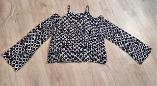 Blusa fría hombros negro y blanco