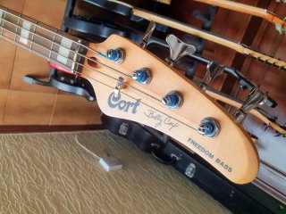 Solo Venta!!! Cort Signature bajo electrico!!