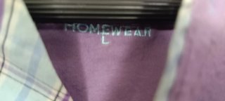 Camiseta morada